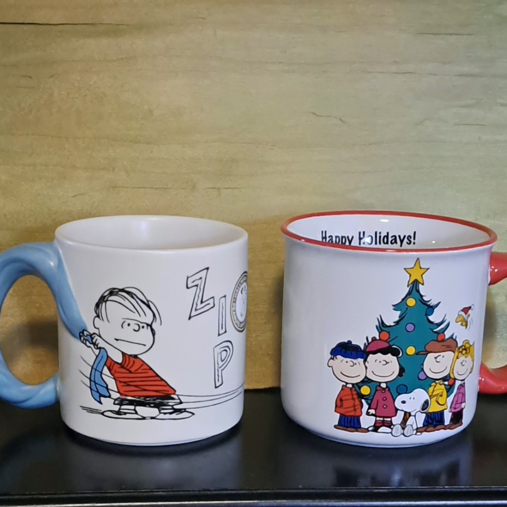 Peanuts Character Holiday Mugs Set